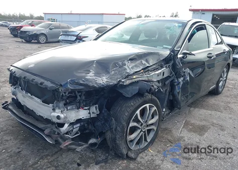 2017 Mercedes-Benz C 300 Luxury/Sport из США, поврежденный, VIN 55SWF4JB1HU225412